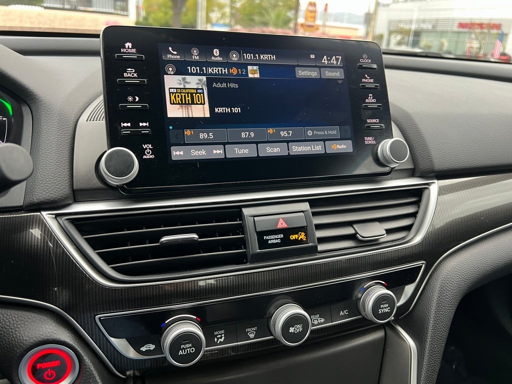 Vehicle image 24 of 29