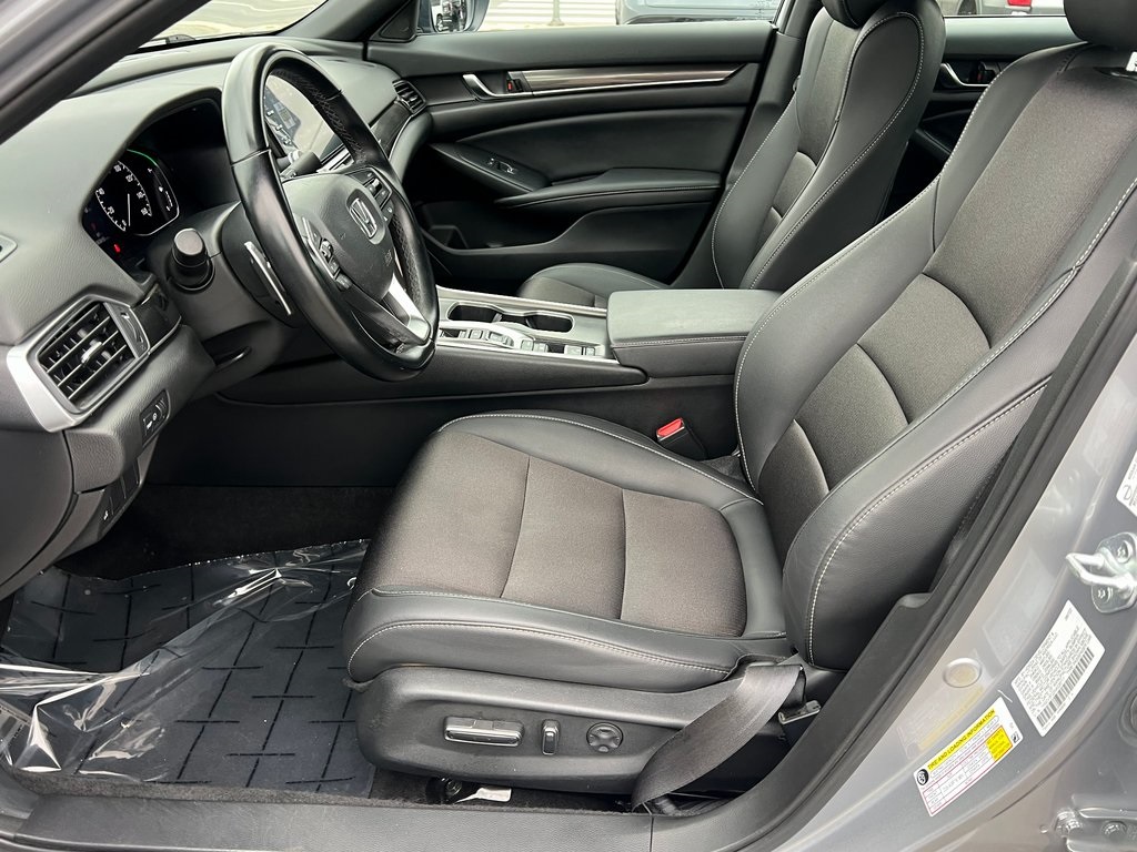 Vehicle image 19 of 29