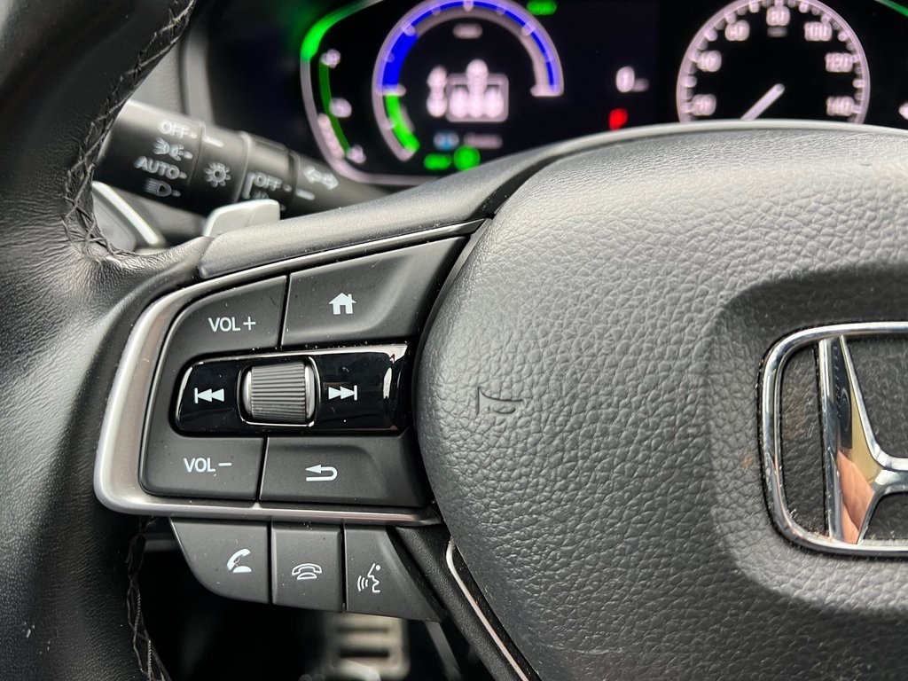 Vehicle image 21 of 29