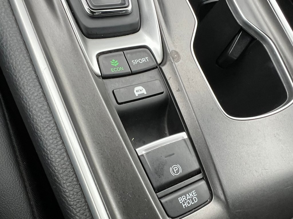 Vehicle image 28 of 29