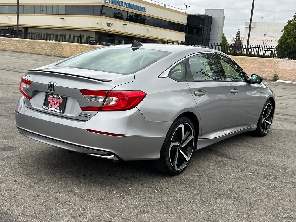 Vehicle image 6 of 29