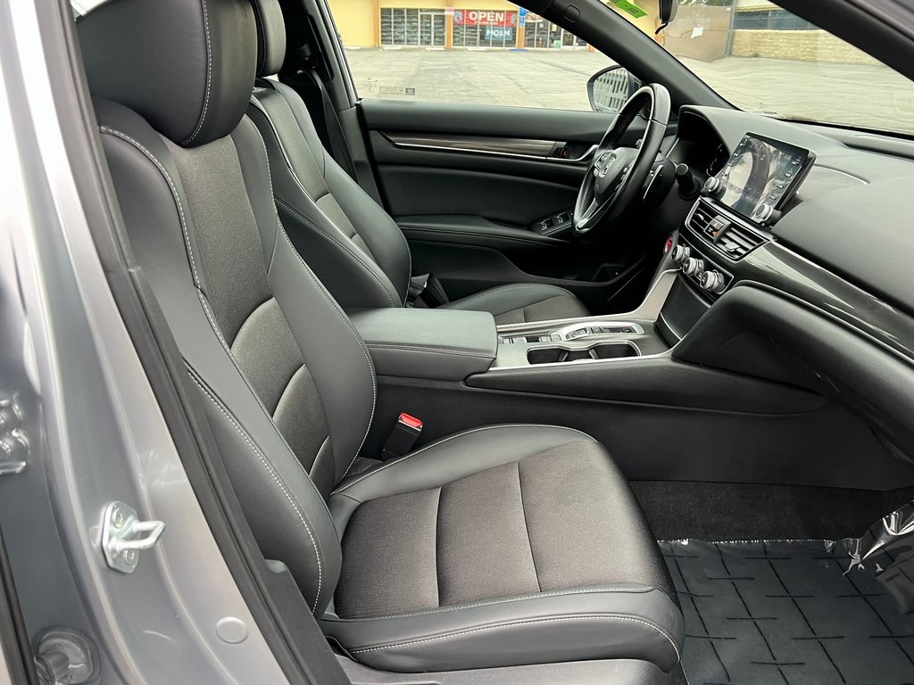 Vehicle image 12 of 29