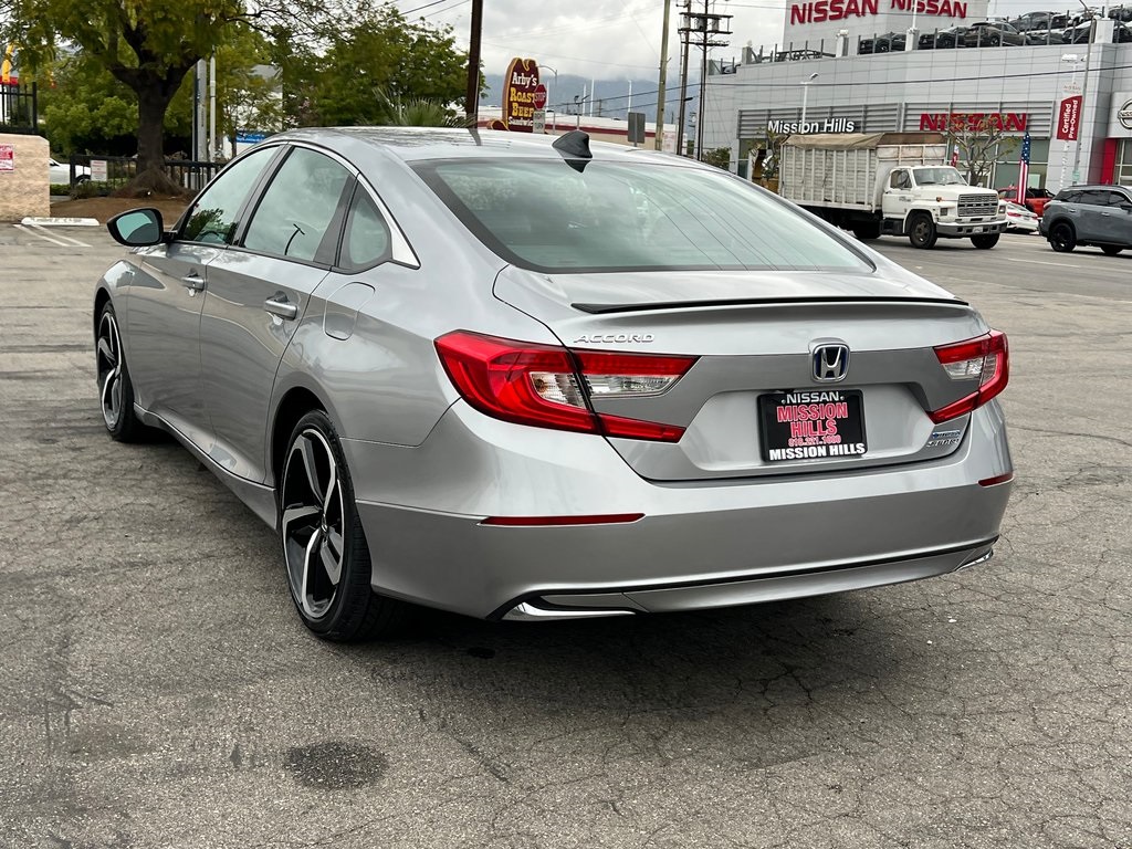 Vehicle image 8 of 29