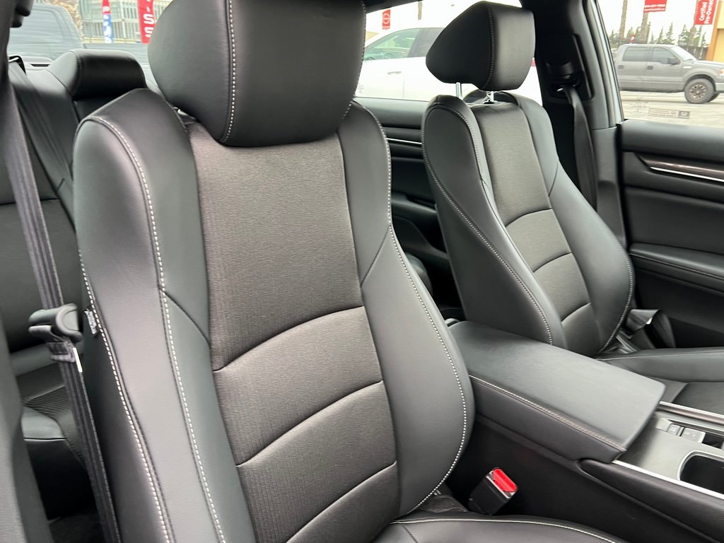 Vehicle image 13 of 29