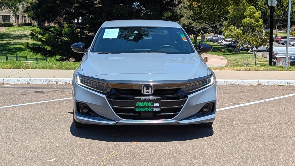 2022 Honda Accord Hybrid Sport Image 2 of 33