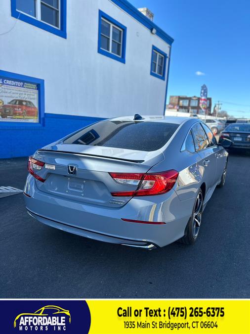 Vehicle image 7 of 8