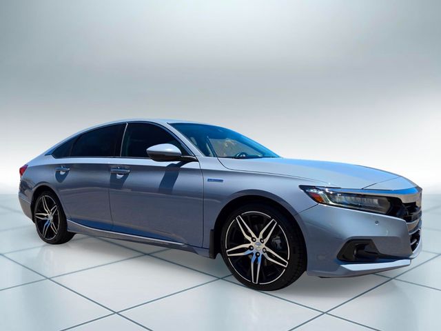 2022 Honda Accord Hybrid Touring Image 2 of 36