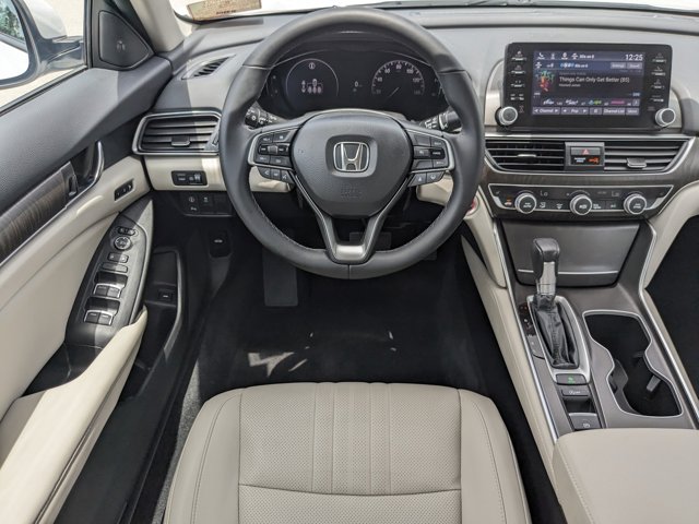 Vehicle image 20 of 36