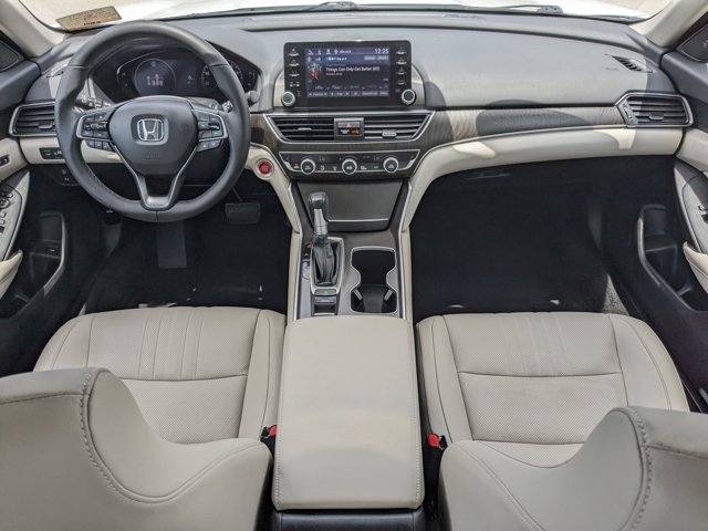 Vehicle image 19 of 36
