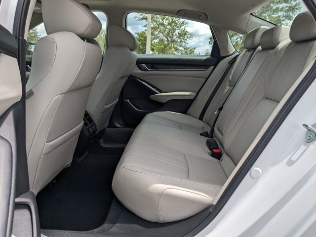 Vehicle image 18 of 36