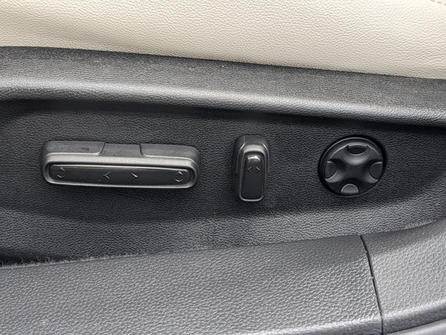 Vehicle image 24 of 36
