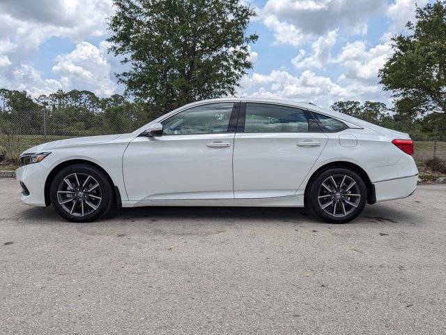 Vehicle image 11 of 36
