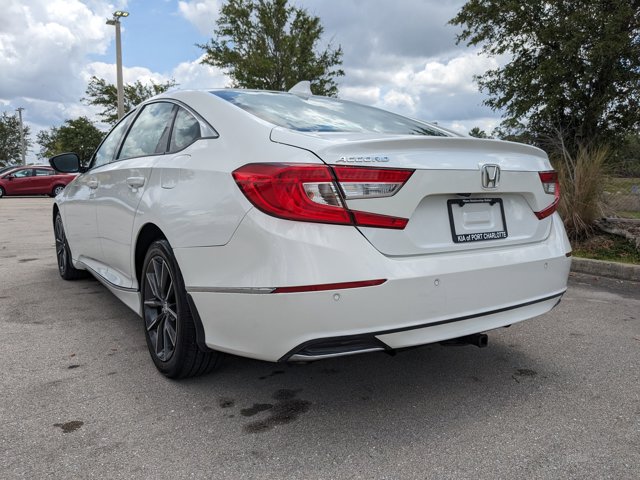 Vehicle image 10 of 36