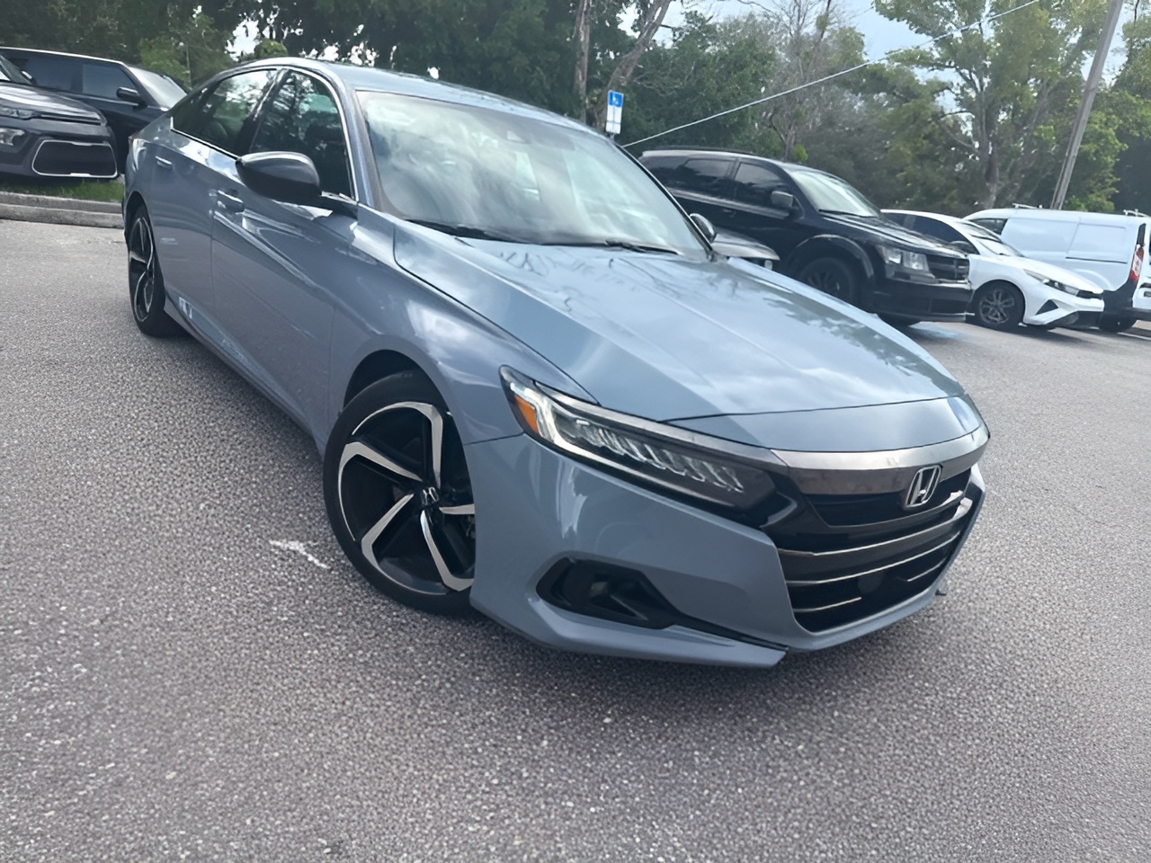 Vehicle image 29 of 33