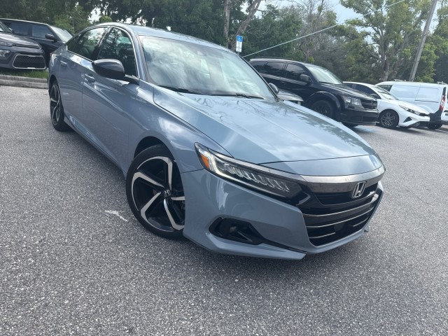 Vehicle image 6 of 33
