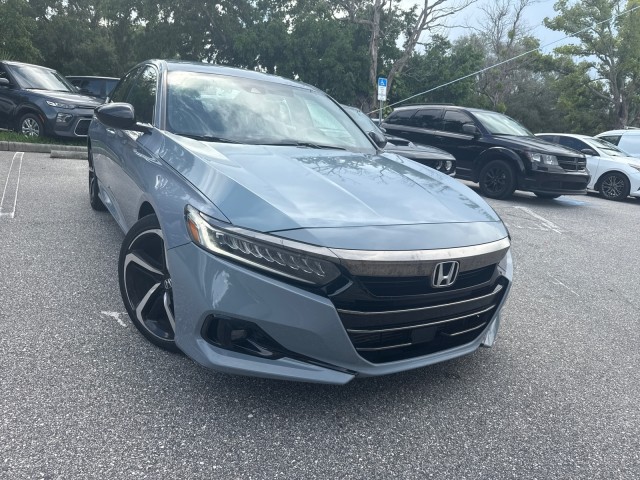Vehicle image 8 of 33