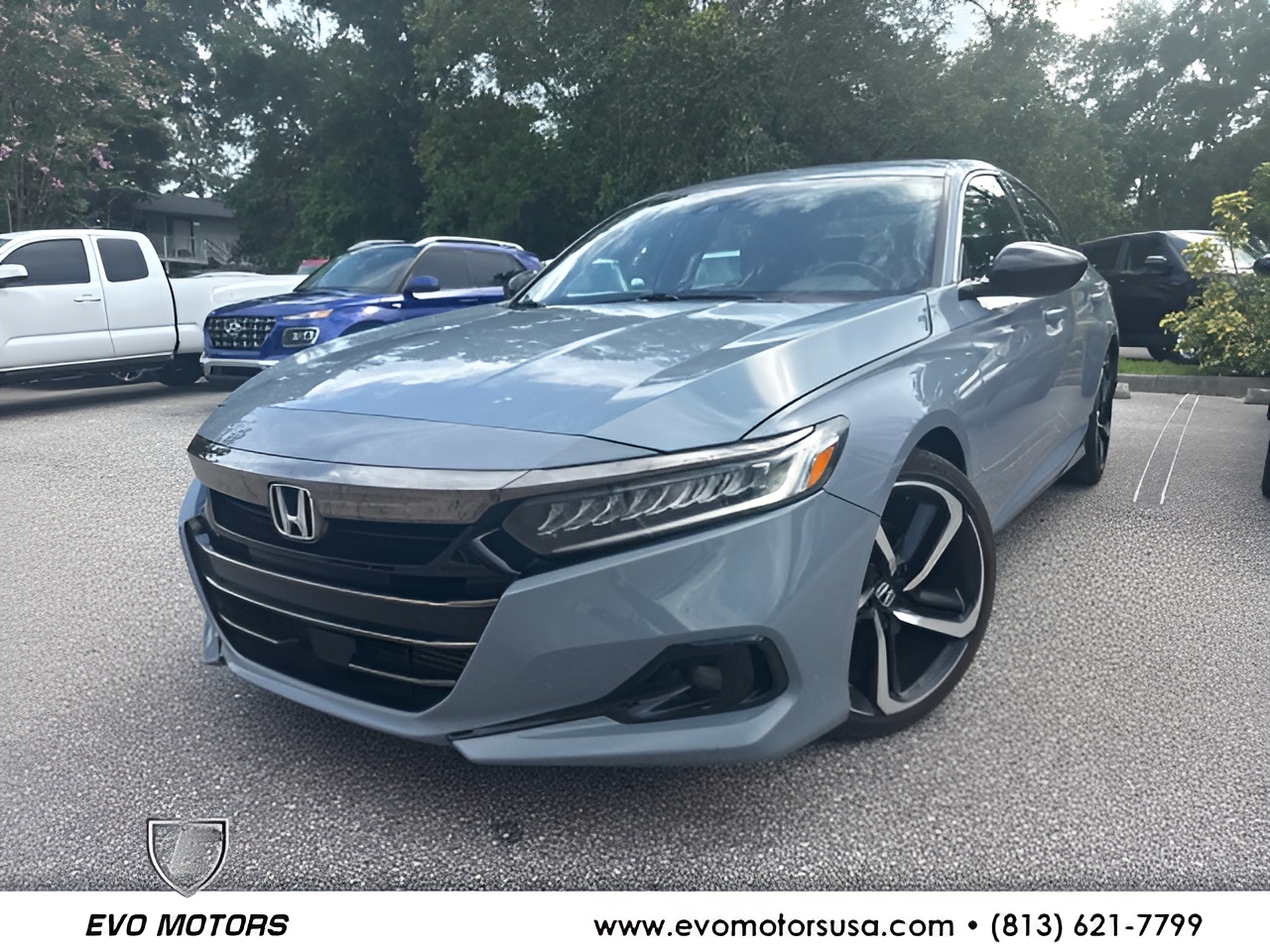 Vehicle image 27 of 33