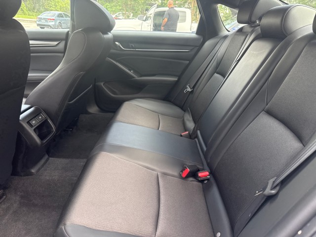 Vehicle image 12 of 33
