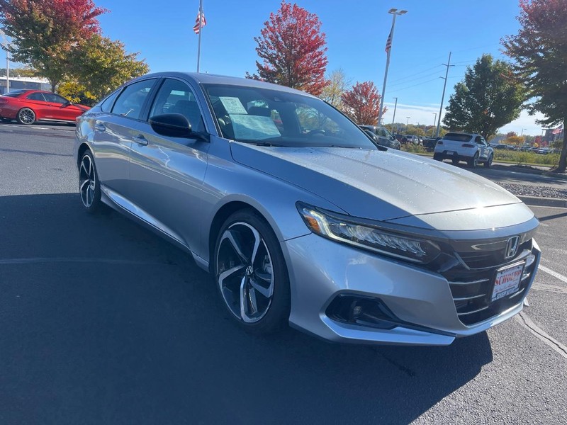 2022 Honda Accord Sport Image 1 of 31