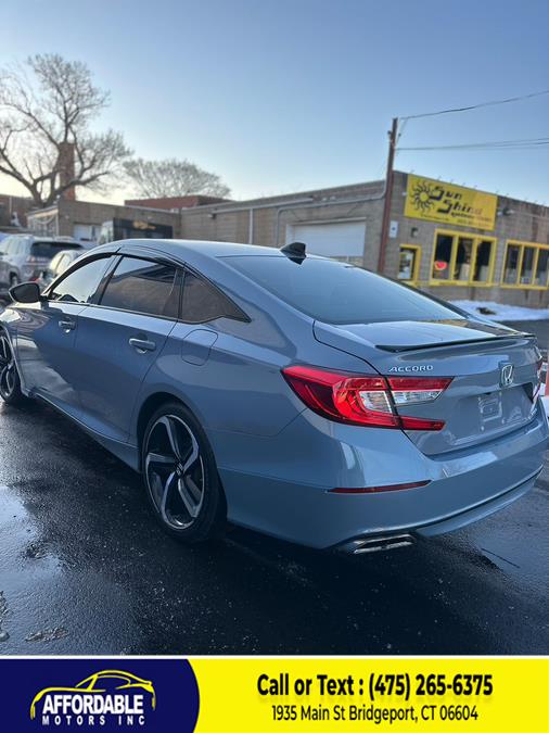 Vehicle image 6 of 7