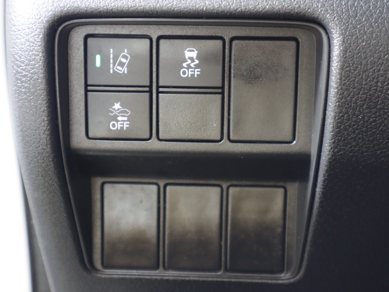 Vehicle image 9 of 49