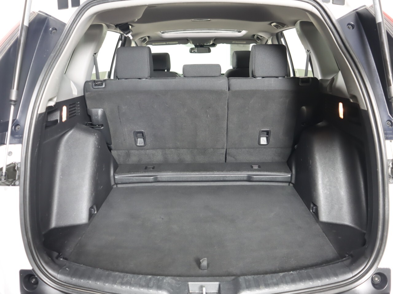Vehicle image 34 of 49