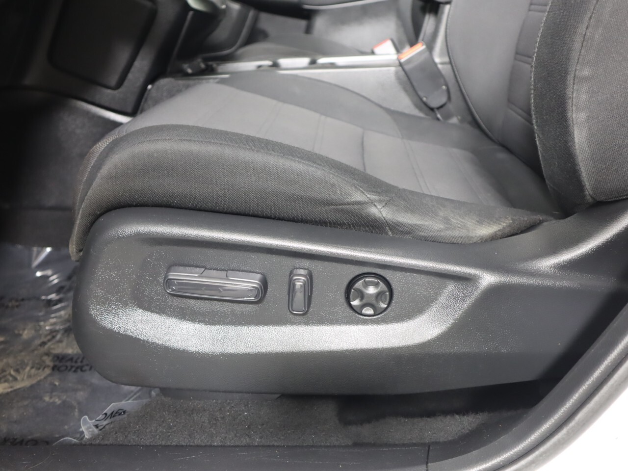 Vehicle image 29 of 49