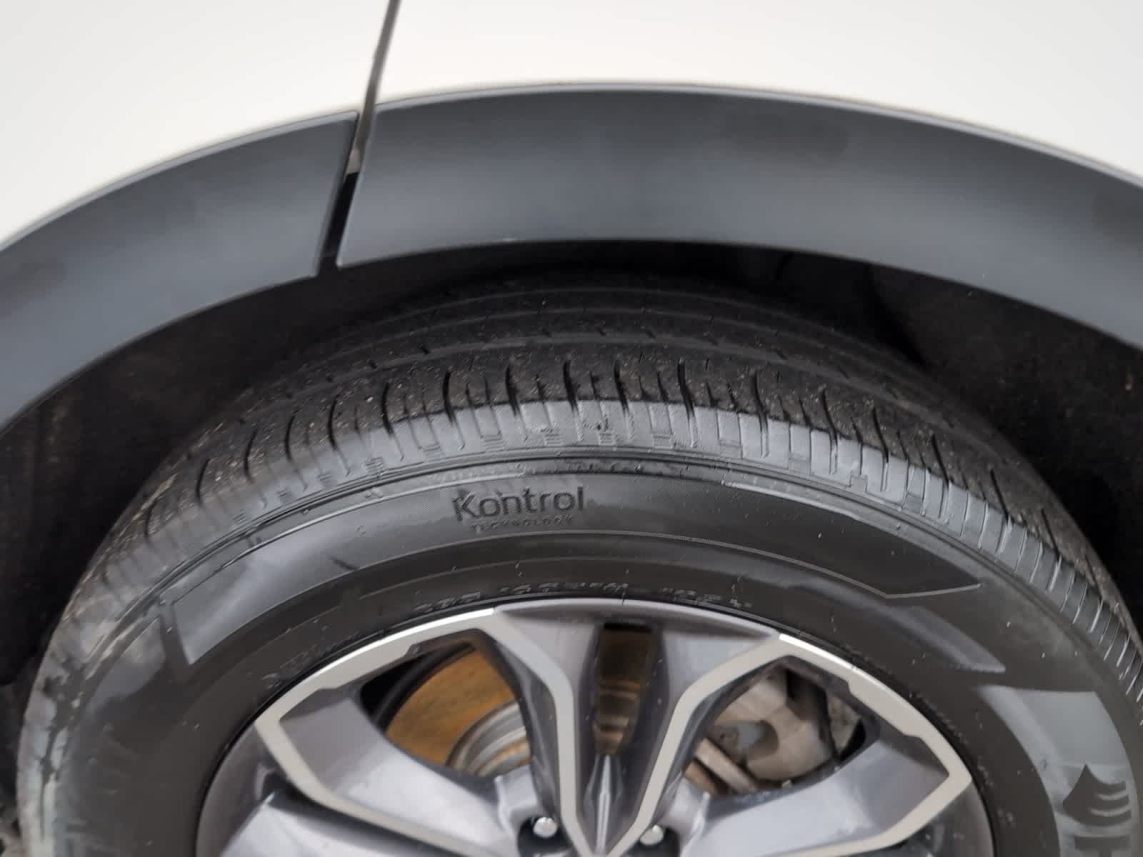 Vehicle image 11 of 26