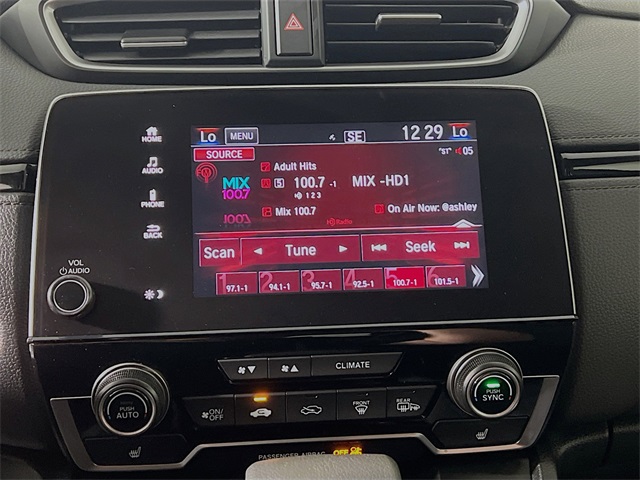 Vehicle image 23 of 32