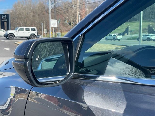 Vehicle image 12 of 28