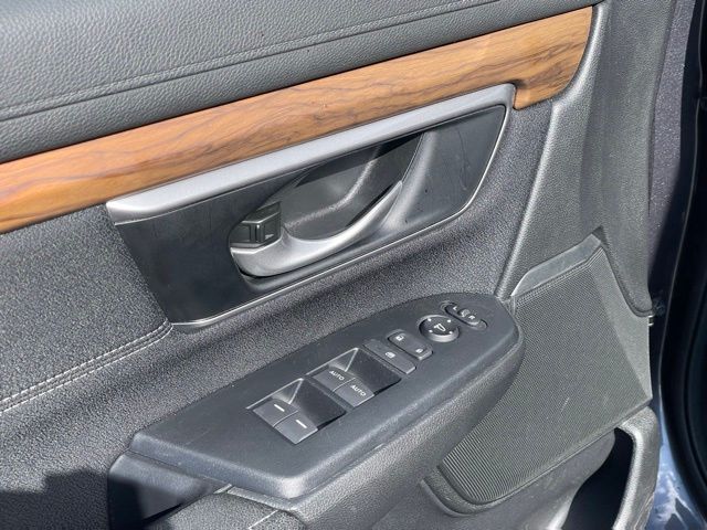 Vehicle image 15 of 28