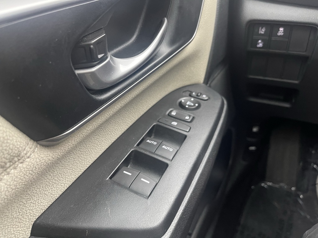 Vehicle image 29 of 35