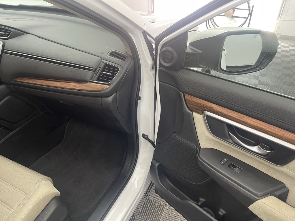Vehicle image 19 of 35