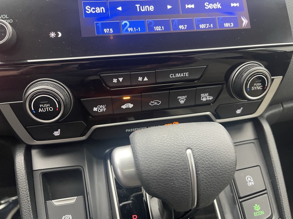 Vehicle image 25 of 35