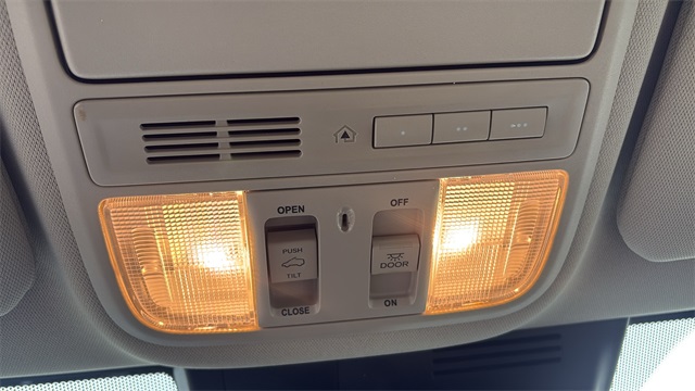 Vehicle image 16 of 34