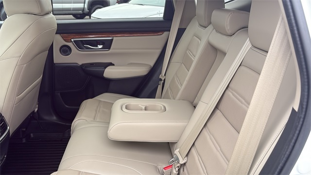 Vehicle image 24 of 34