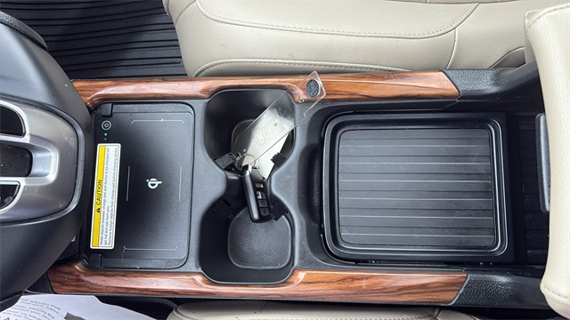 Vehicle image 14 of 34