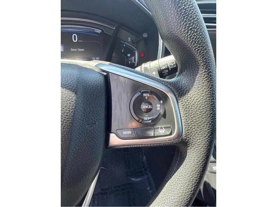 Vehicle image 19 of 23