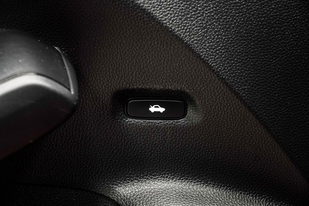 Vehicle image 28 of 35