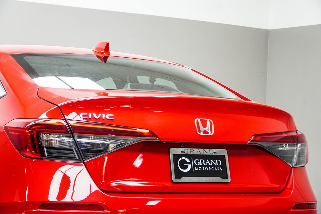 Vehicle image 12 of 35