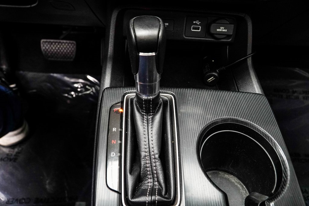 Vehicle image 17 of 35