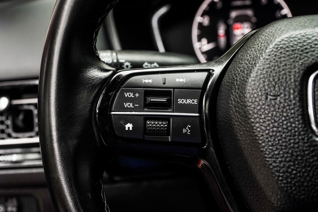 Vehicle image 22 of 35
