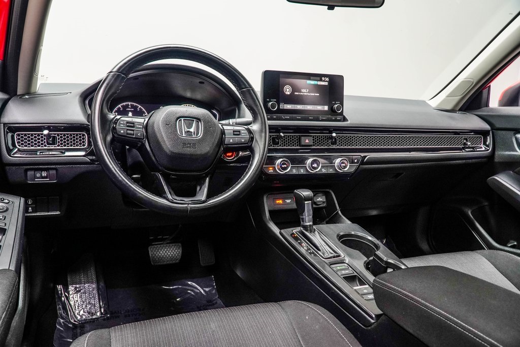 Vehicle image 14 of 35