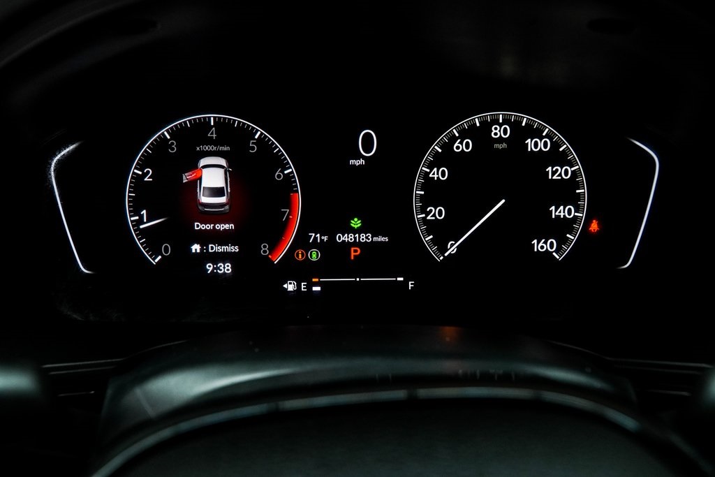 Vehicle image 25 of 35
