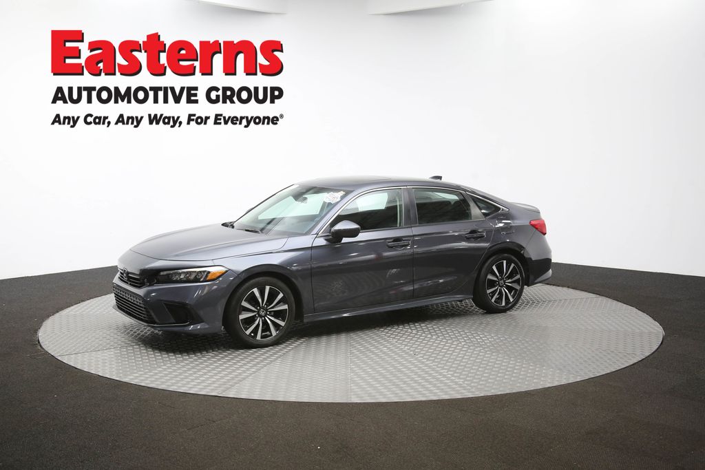 Vehicle image 4 of 62