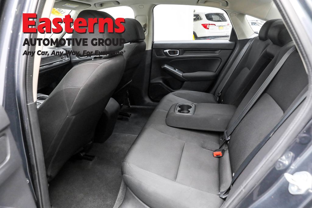 Vehicle image 43 of 62