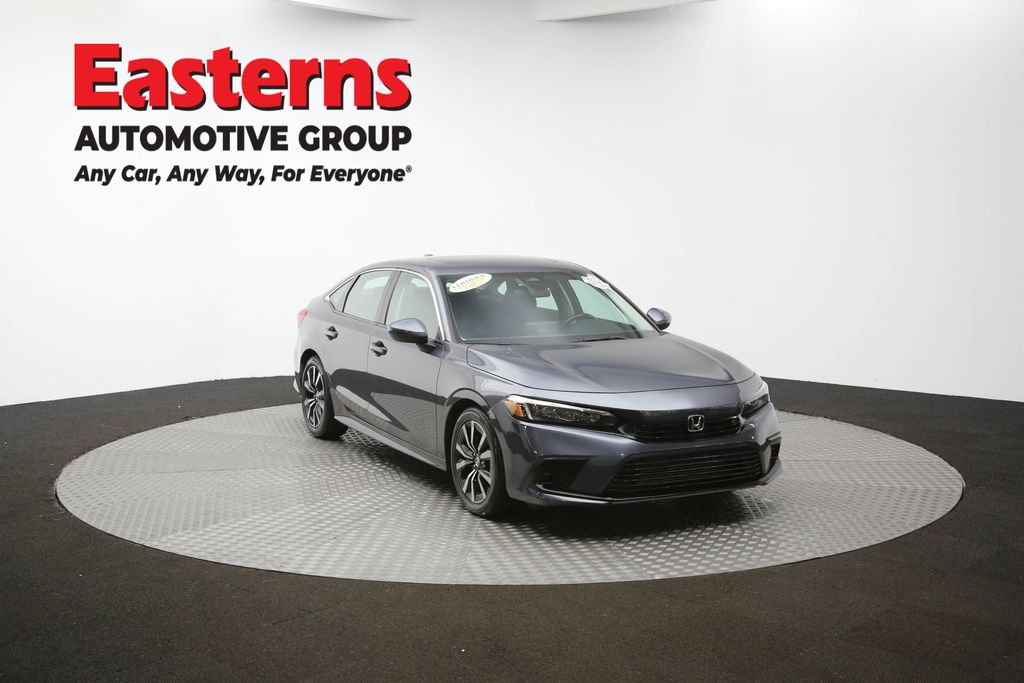 Vehicle image 13 of 62