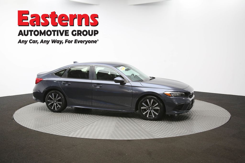 Vehicle image 10 of 61