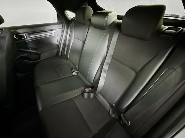 Vehicle image 11 of 33