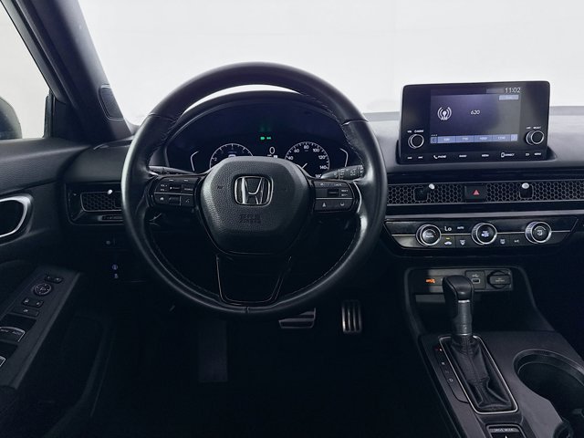 Vehicle image 17 of 33